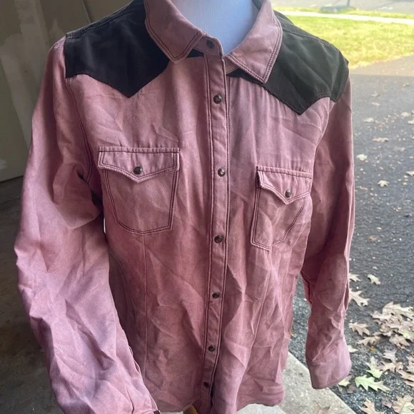 Legacy Falls Western Shirt - Picture 3 of 8